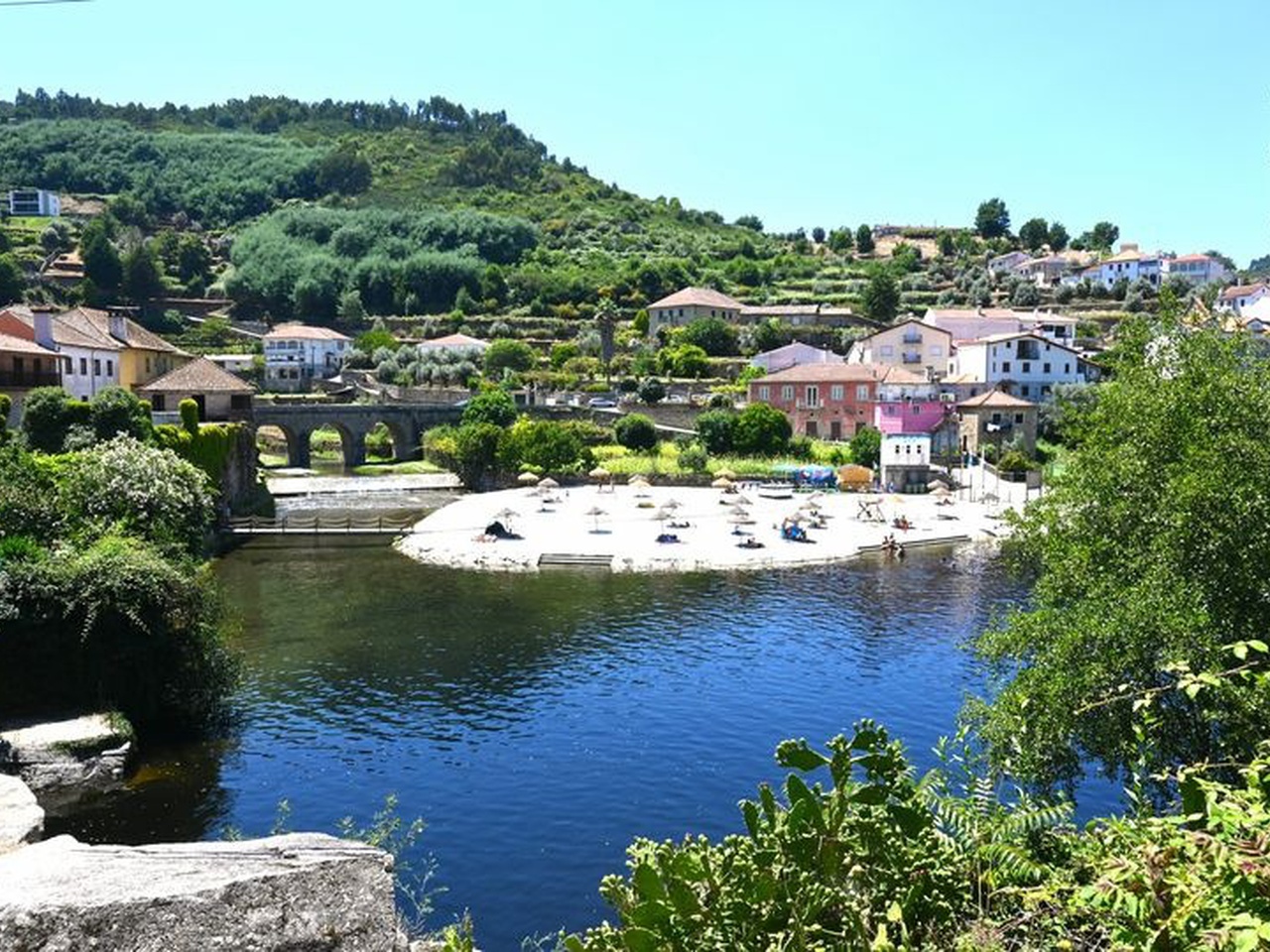 aldeias-xisto-praia-fluvial-de-avo.jpg__1280x960_q95_crop_subsampling-2_upscale